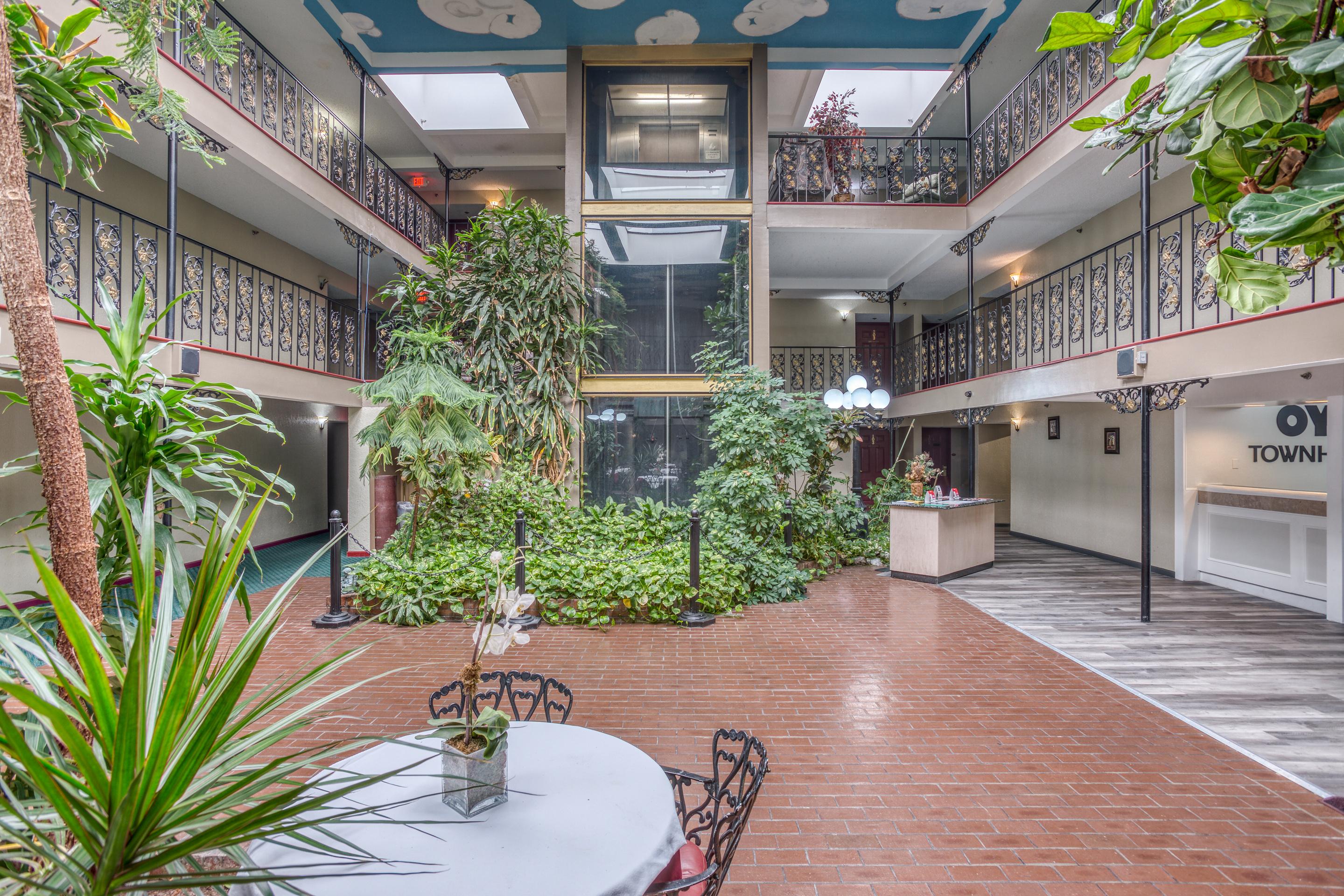 Oyo Townhouse Tulsa Woodland Hills Hotel Luaran gambar