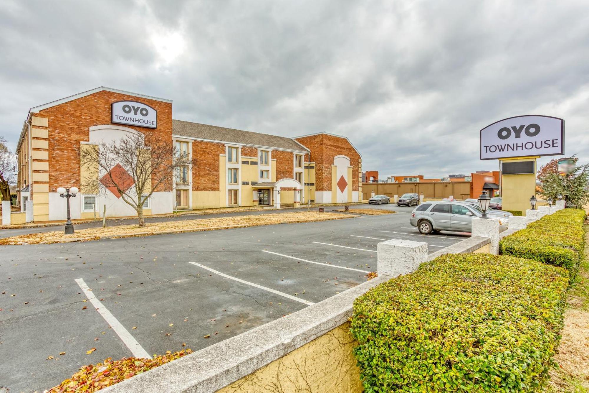 Oyo Townhouse Tulsa Woodland Hills Hotel Luaran gambar