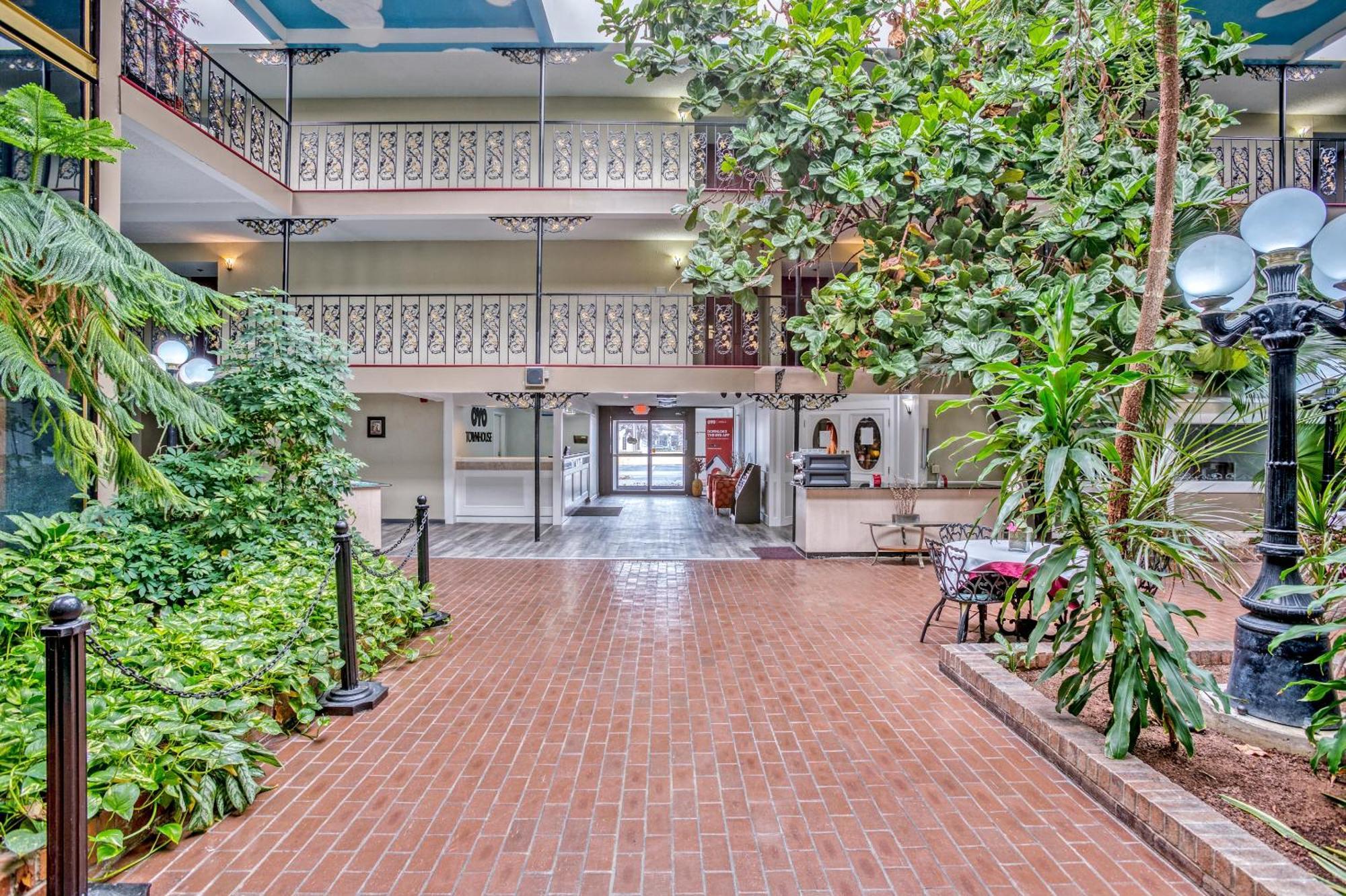 Oyo Townhouse Tulsa Woodland Hills Hotel Luaran gambar