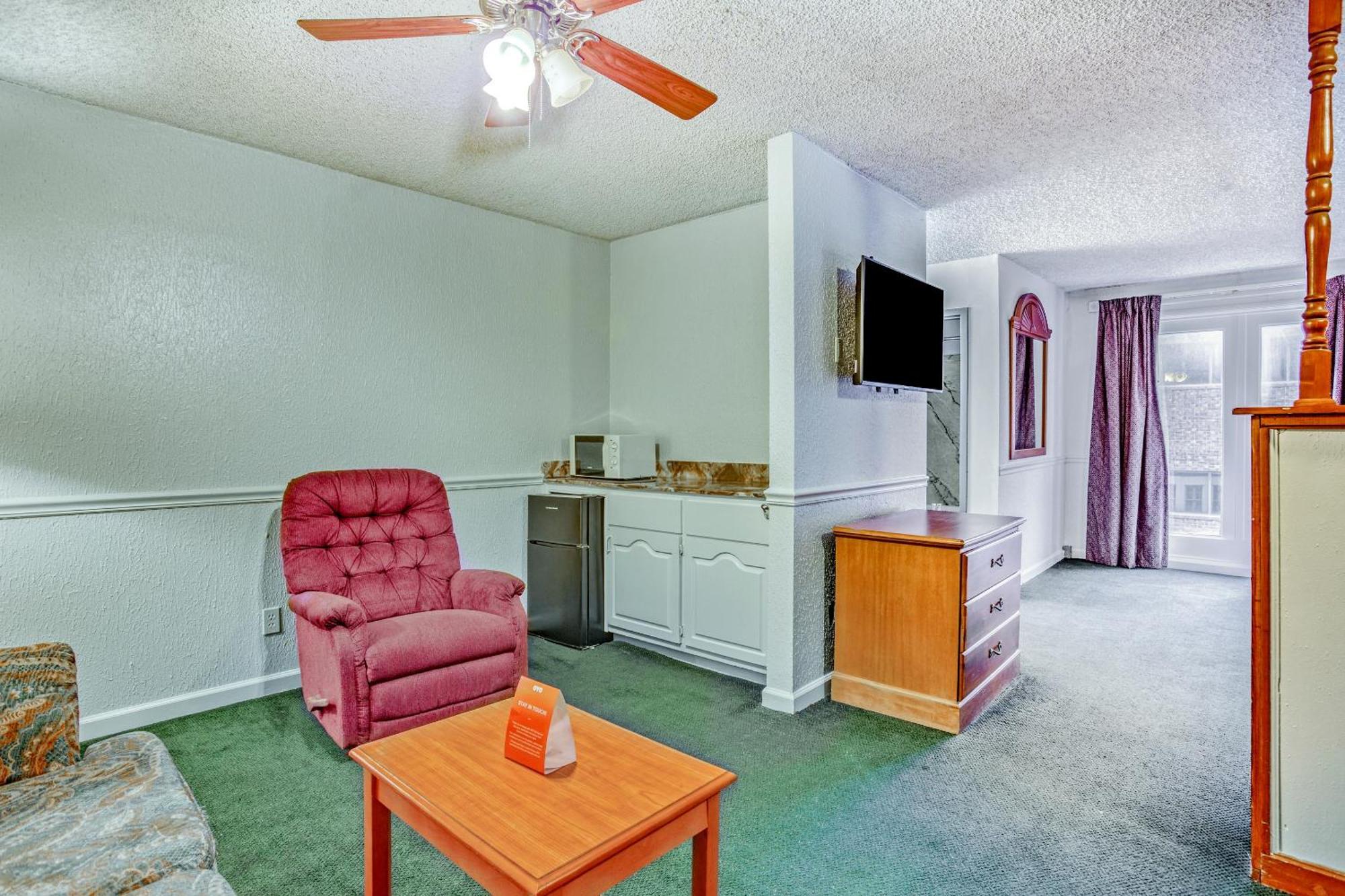Oyo Townhouse Tulsa Woodland Hills Hotel Luaran gambar