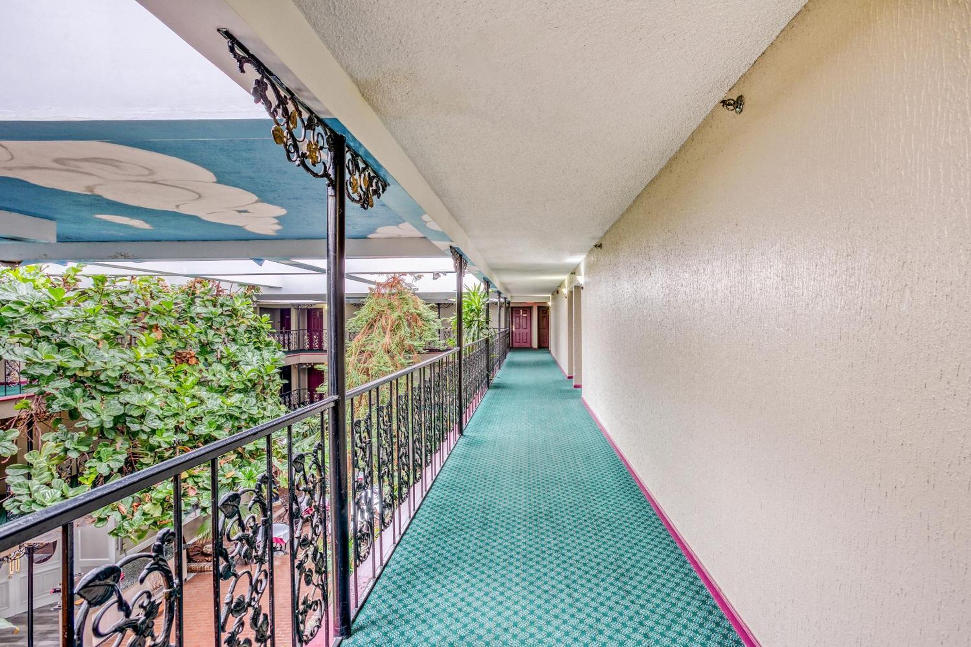 Oyo Townhouse Tulsa Woodland Hills Hotel Luaran gambar