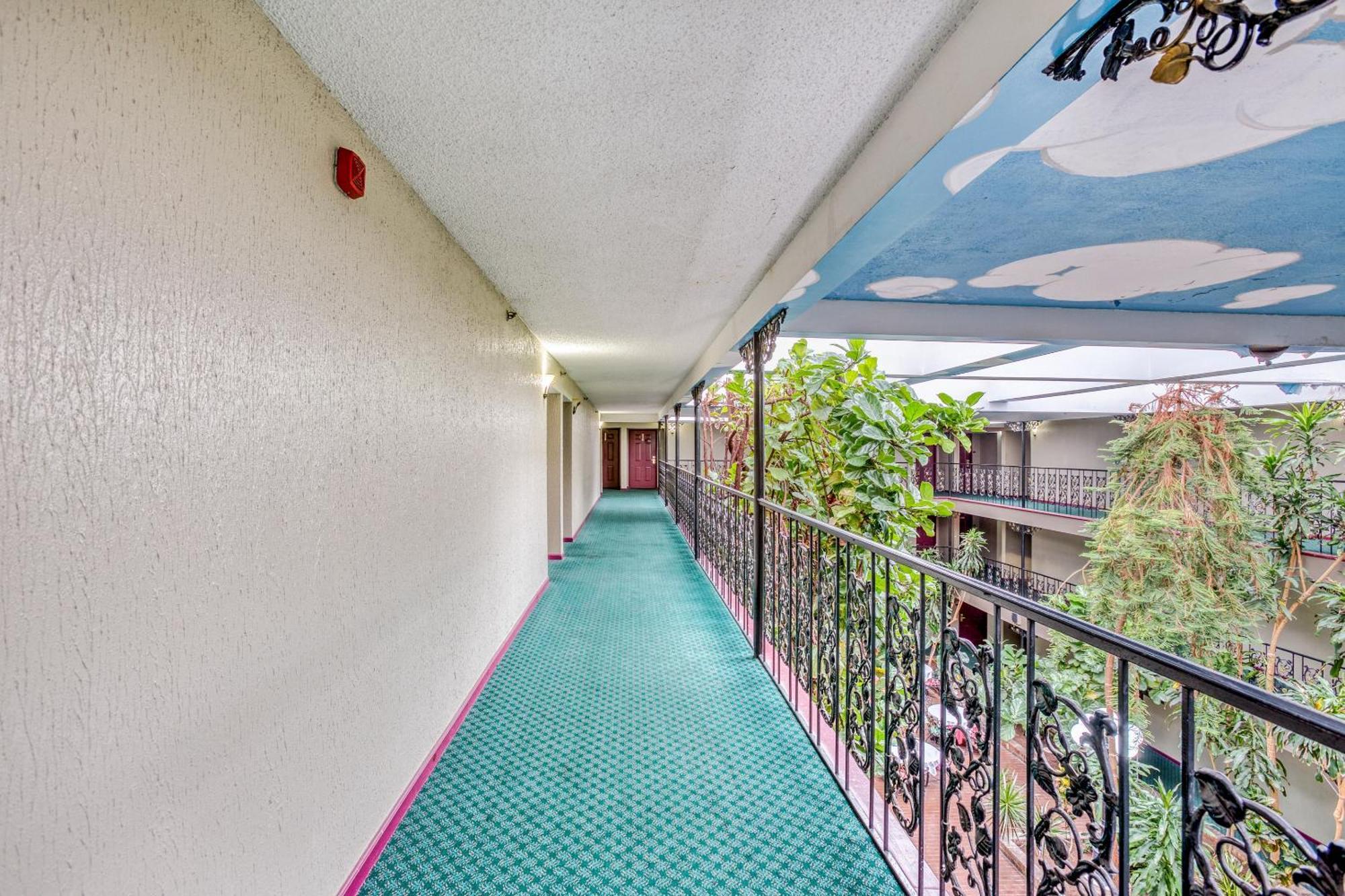 Oyo Townhouse Tulsa Woodland Hills Hotel Luaran gambar